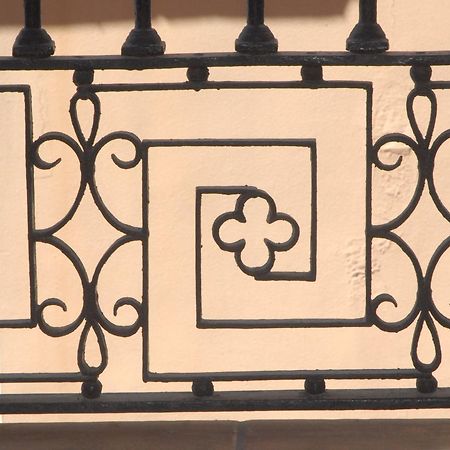Hostal Parellades Ситжес Екстериор снимка