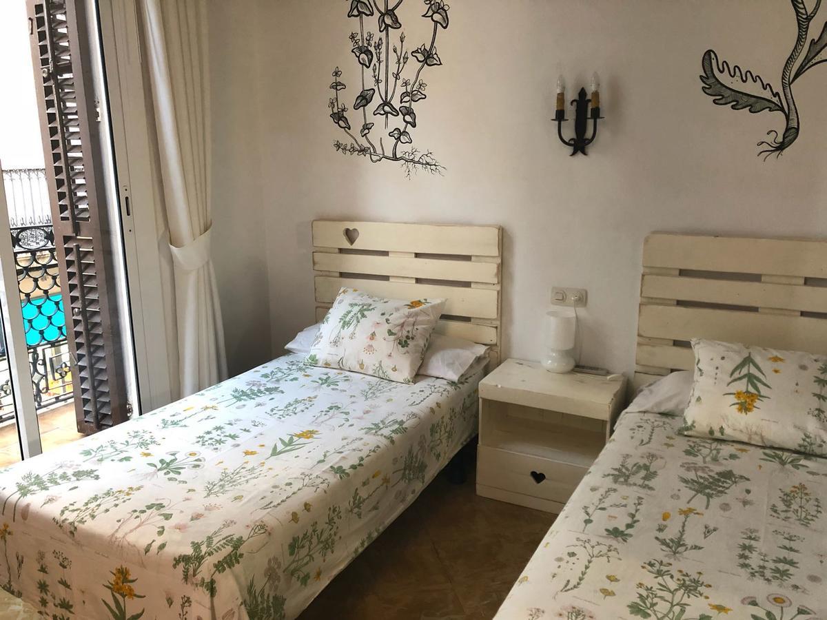 Hostal Parellades Ситжес Екстериор снимка