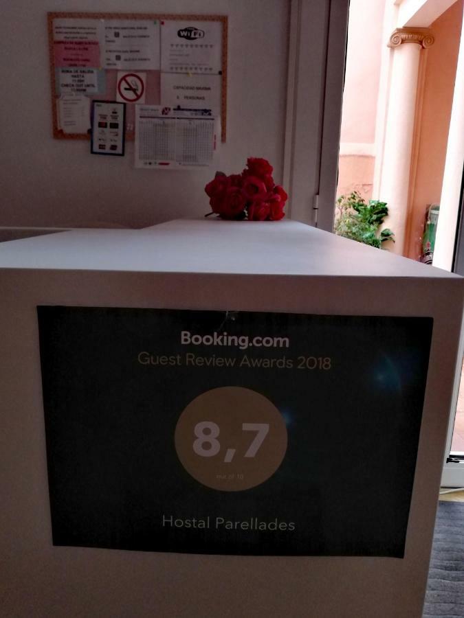 Hostal Parellades Ситжес Екстериор снимка