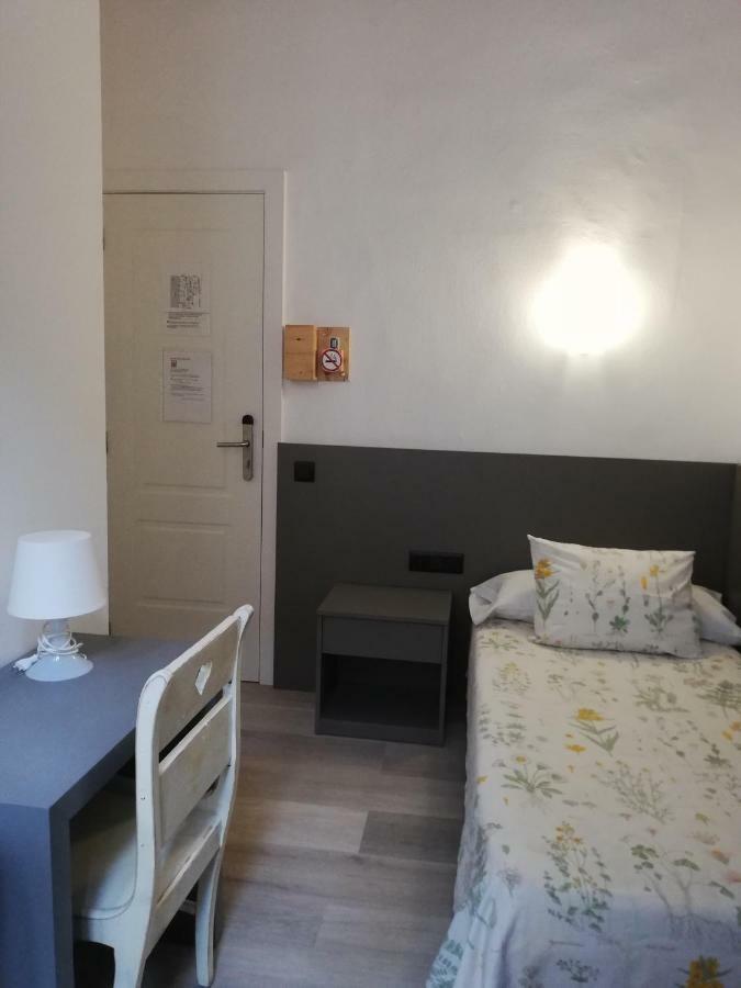 Hostal Parellades Ситжес Екстериор снимка