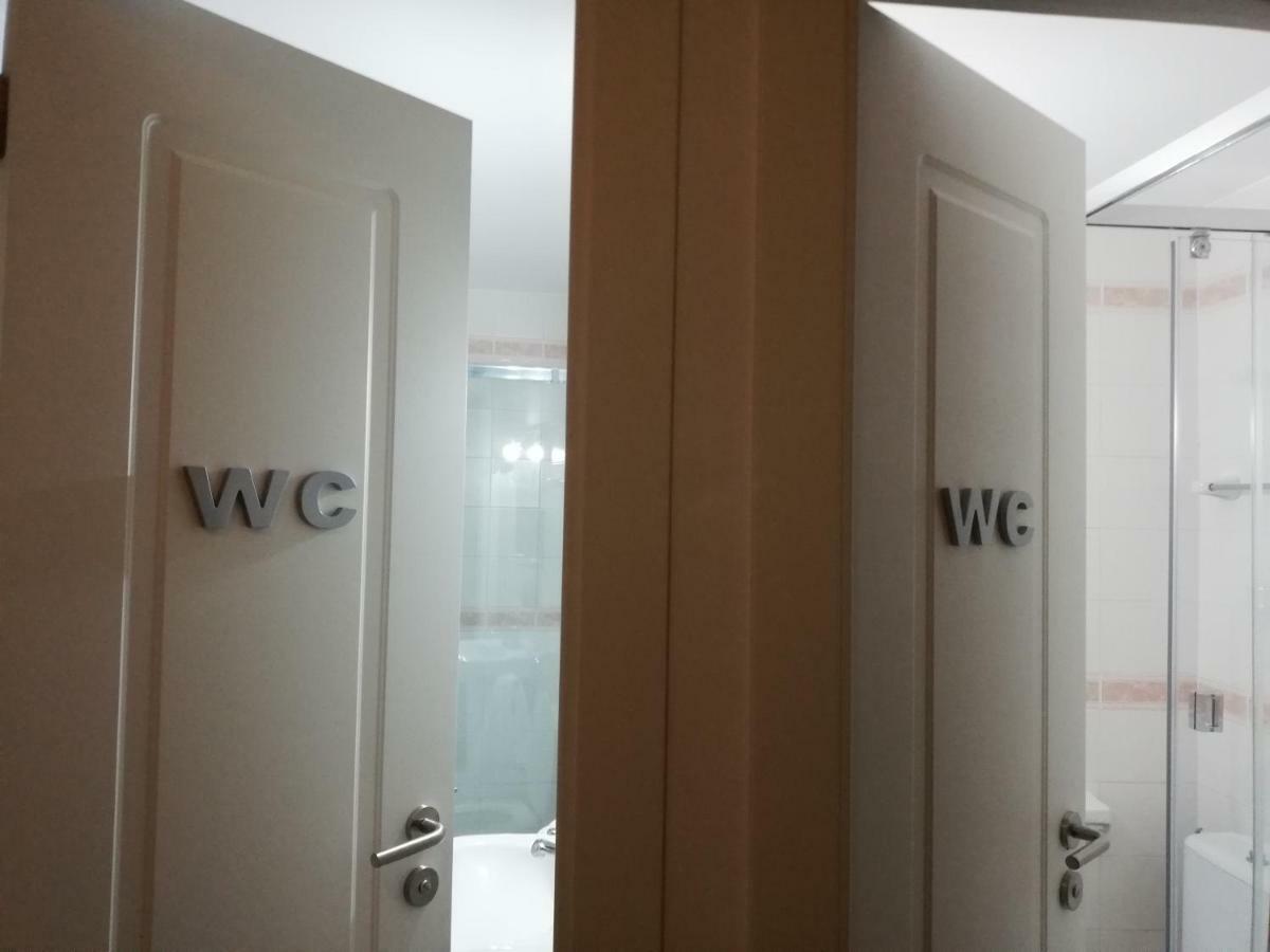 Hostal Parellades Ситжес Екстериор снимка